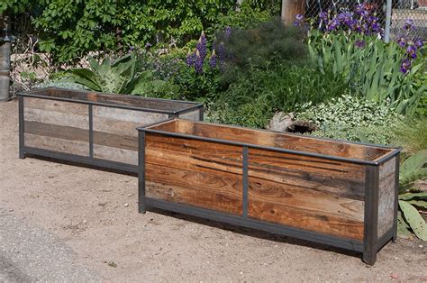 lining metal planter boxes